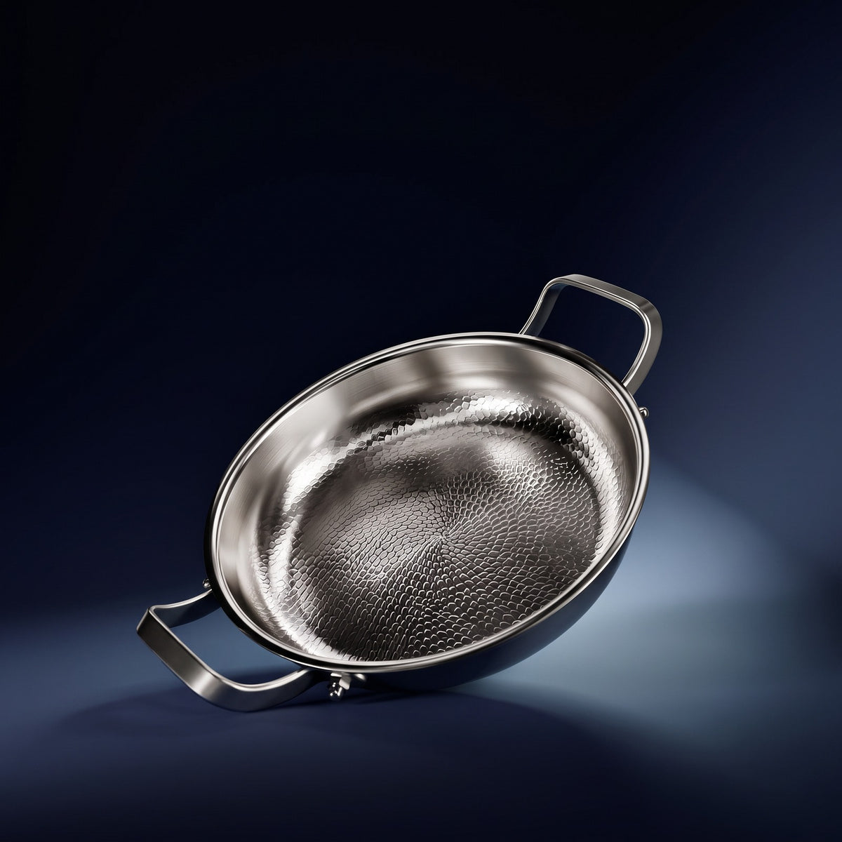 Hatori Kōmyō 光明 Series – Hammered Titanium Pan with Two Handles