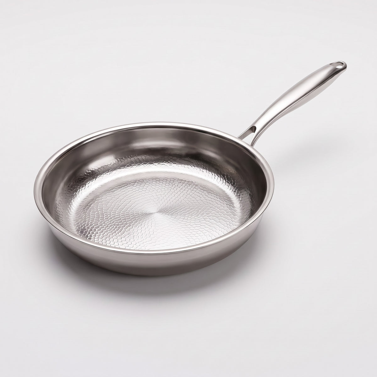 Hatori Kōmyō 光明 Series – Hammered High-Wall Titanium Pan, on light grey