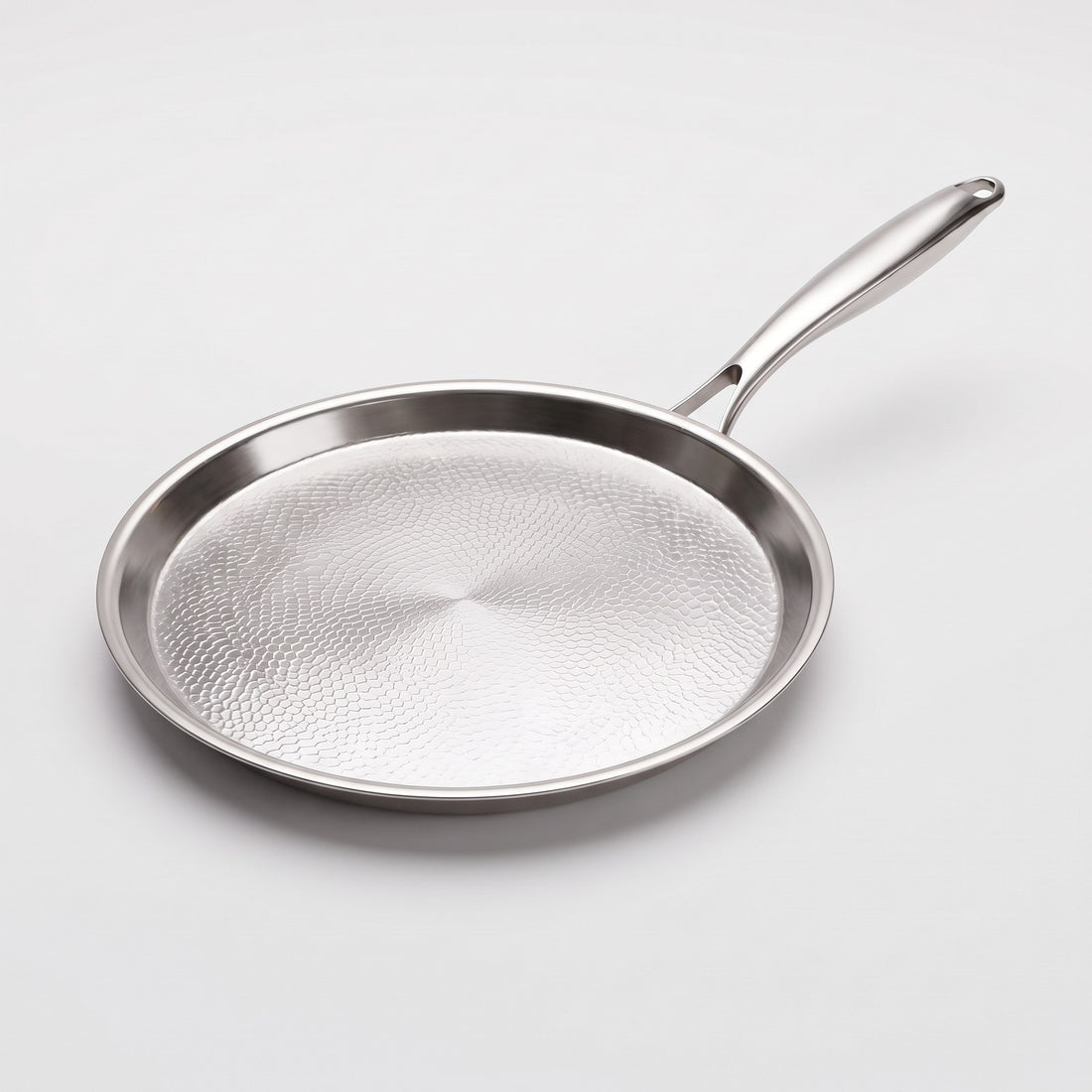 Hatori Kōmyō 光明 Series – Hammered Titanium Crêpe Pan, on light grey