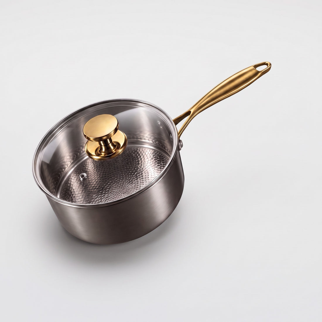 Hatori Kōmyō 光明 Kin 金 Edition – Titanium Saucepan with Lid, on light grey