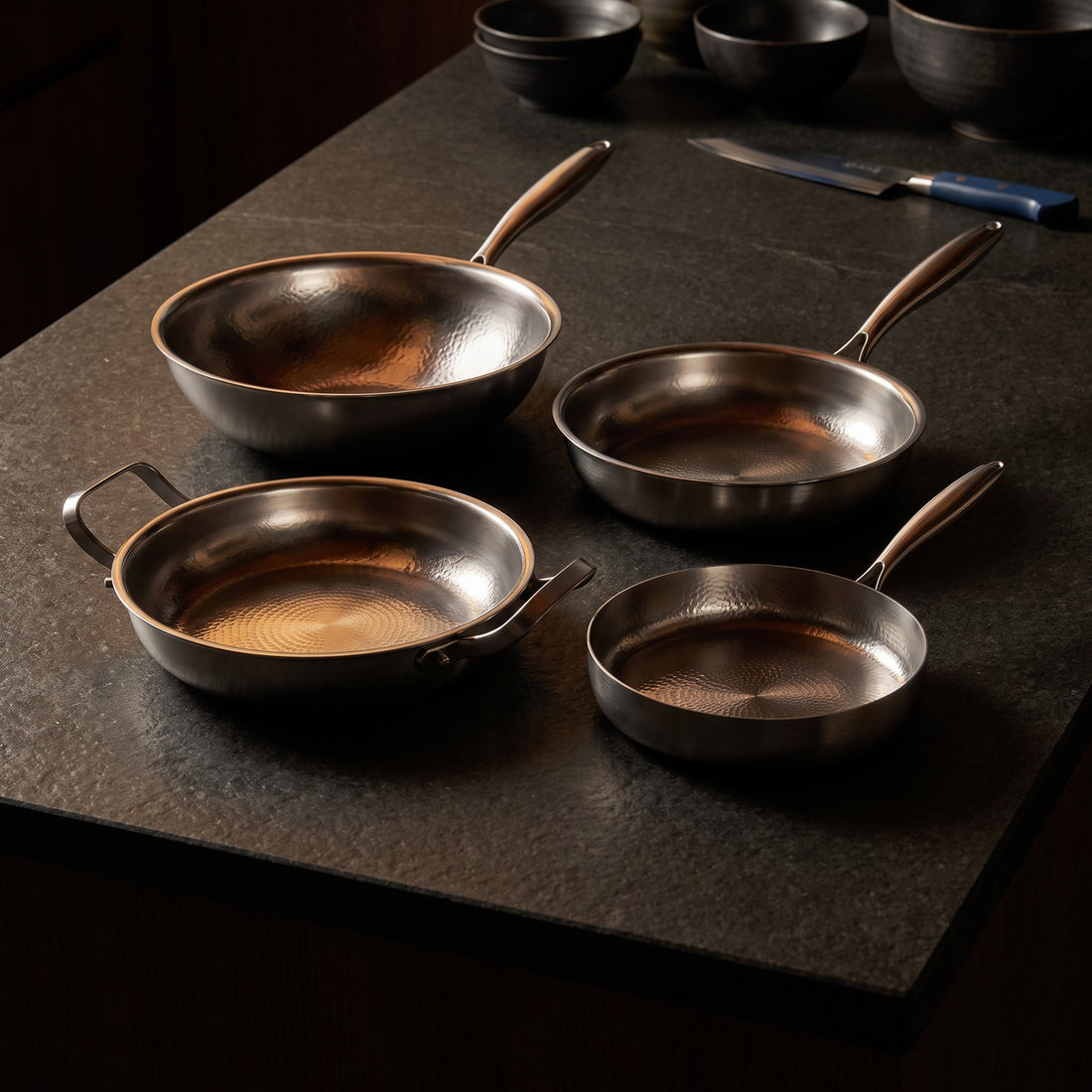 Hatori Kōmyō 光明 Series – Family Set, 4 Pans and Utensils, on the counter