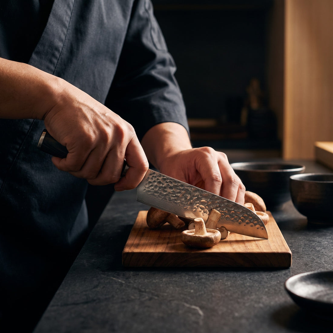 Hatori Mori 森 Series – Hammered Utility Knife 13 cm, in use