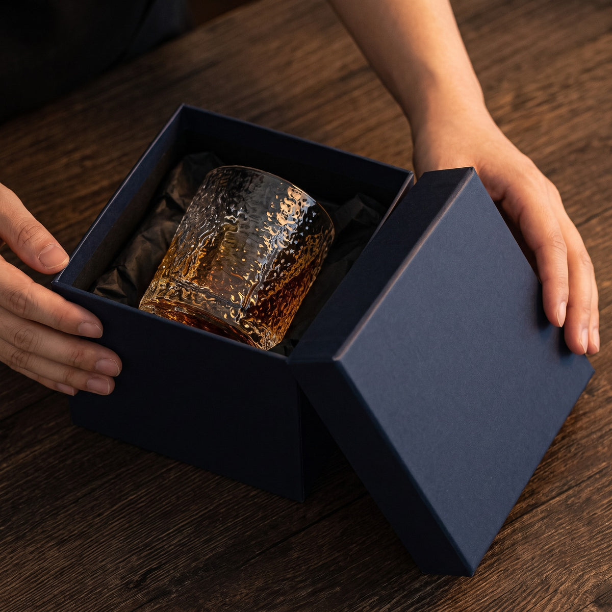 Hatori Kiriko 切子 Series – Hammered Crystal Whisky Glass, gift box