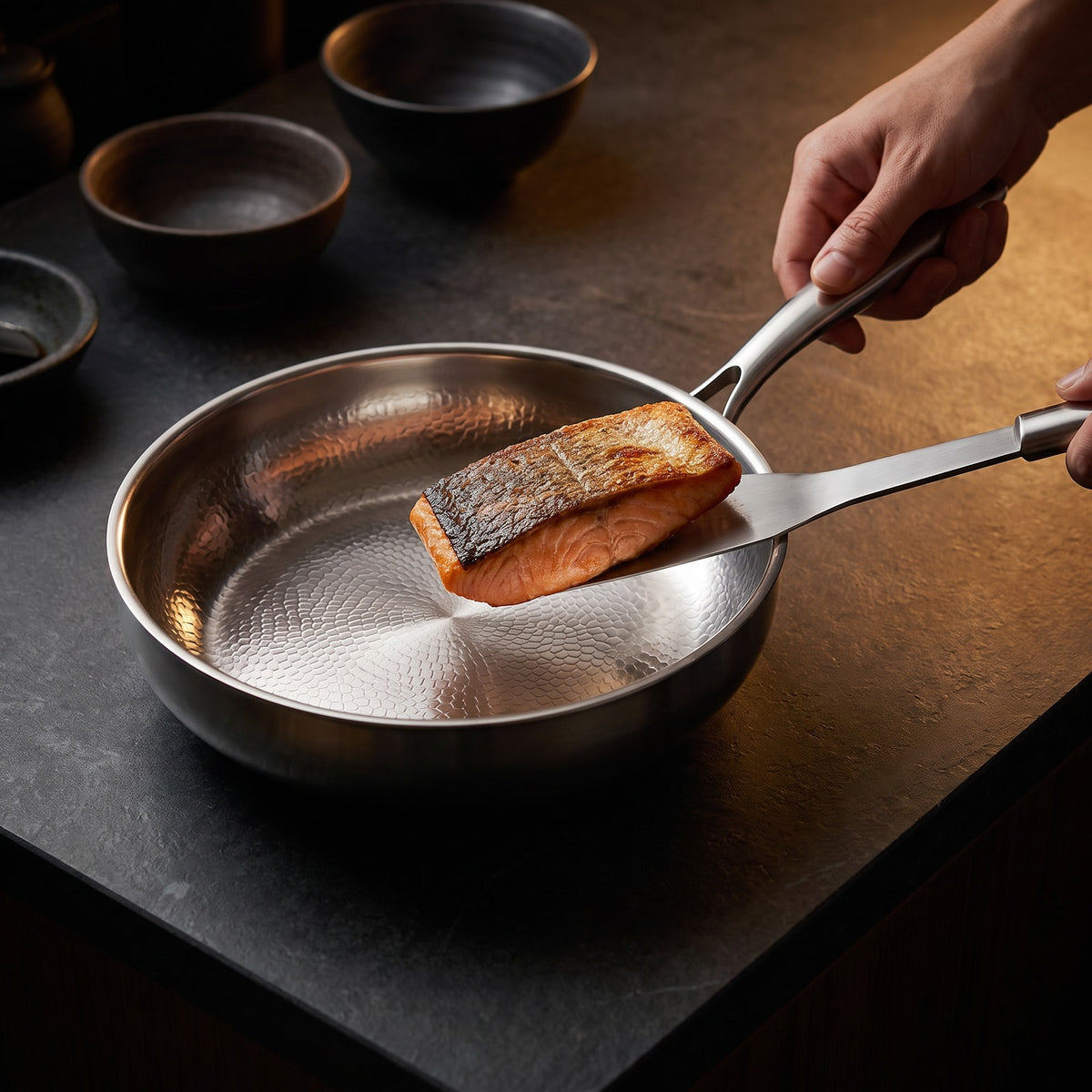 Hatori Kōmyō 光明 Series – Hammered Titanium Sauté Pan, food release
