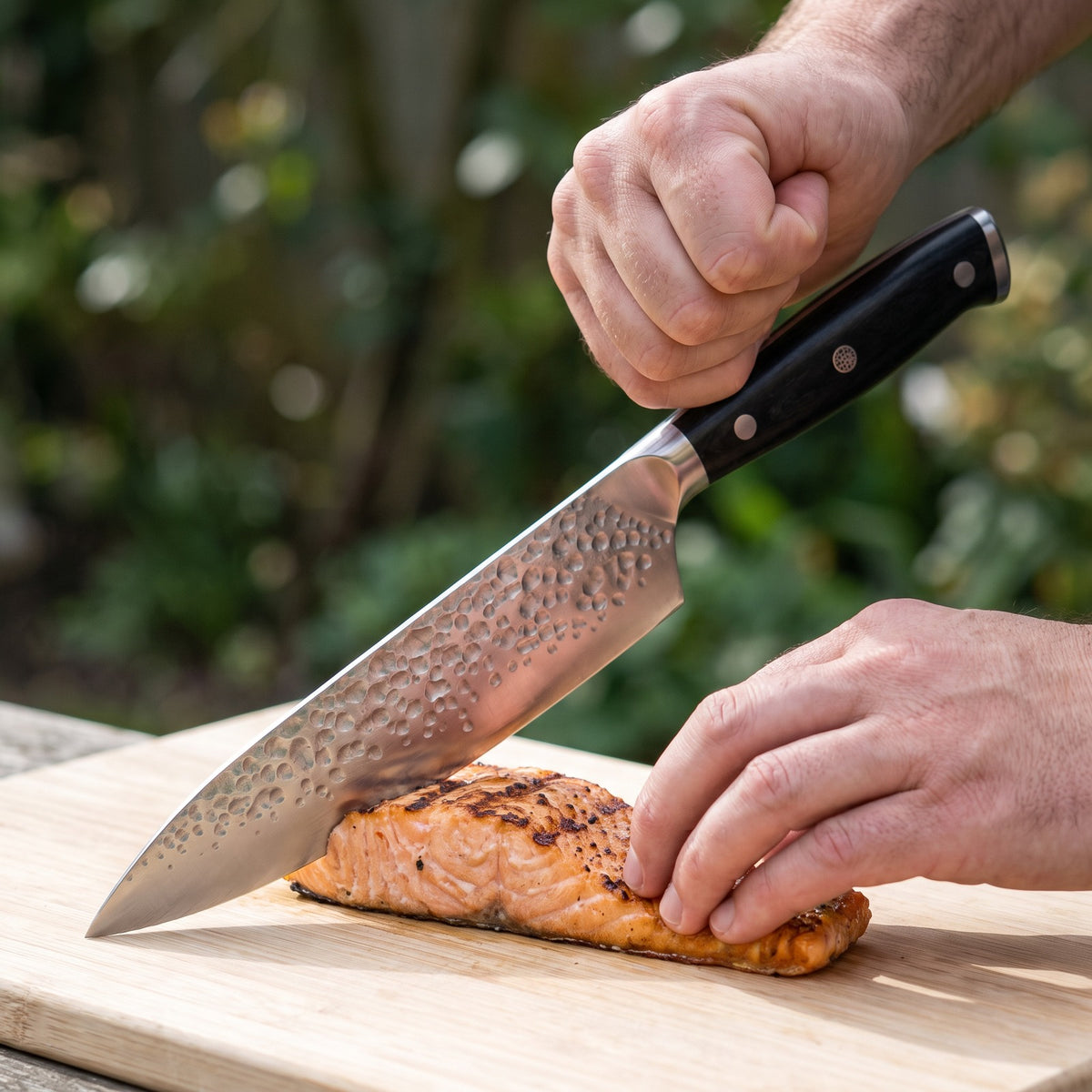 Hatori Yoru 夜 Series – Hammered Chef's Knife 20 cm, outdoors