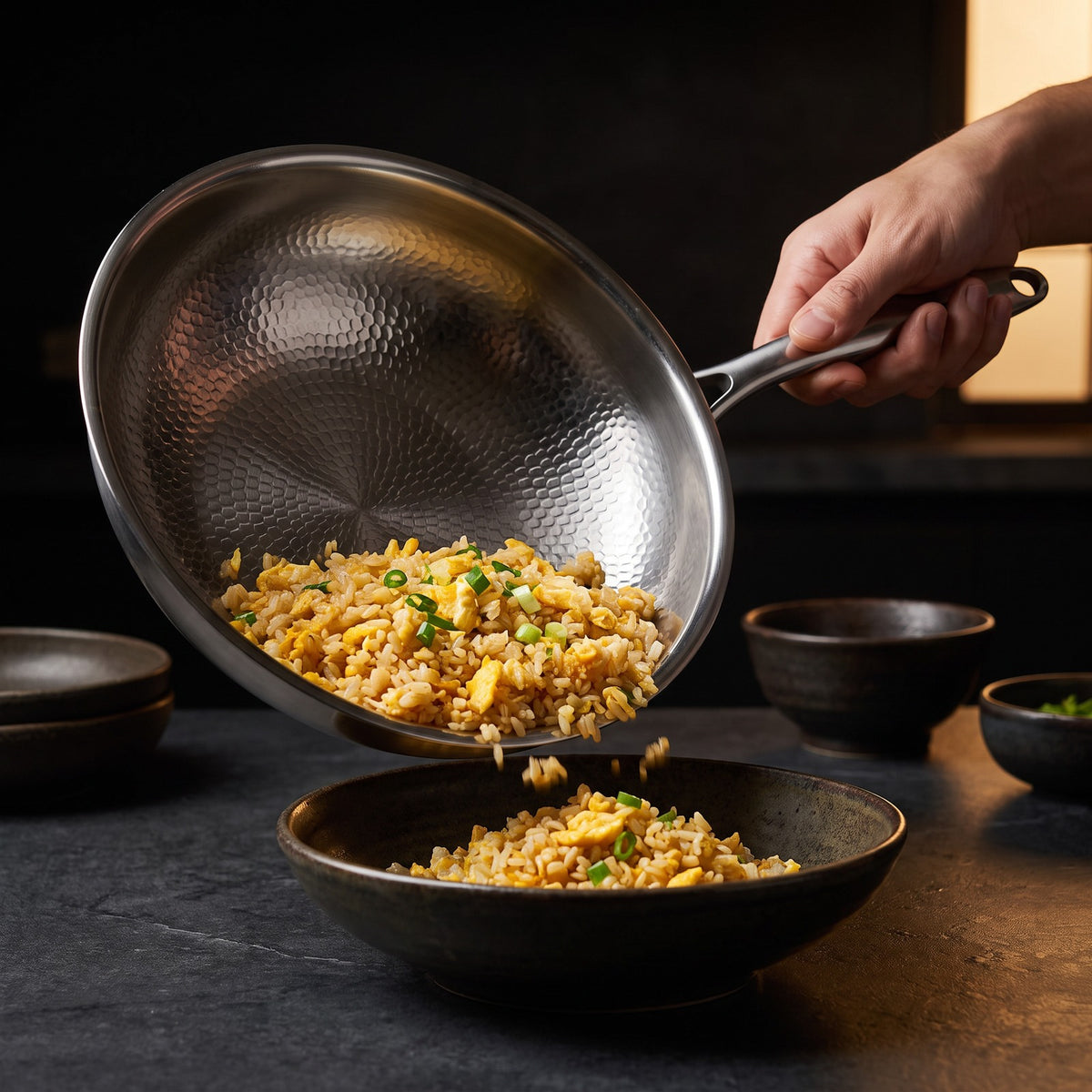 Hatori Kōmyō 光明 Series – Hammered Titanium Wok, food release