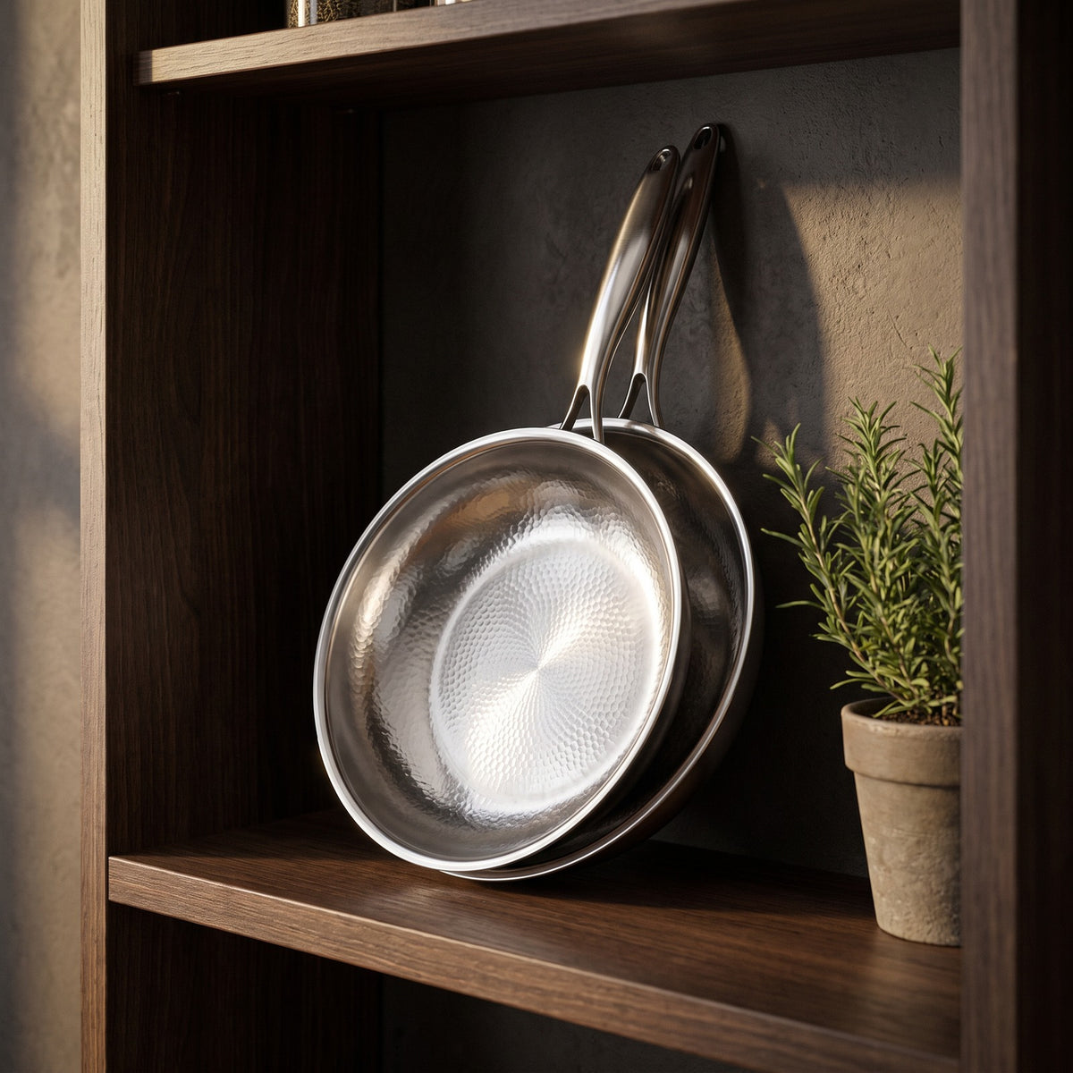 Hatori Kōmyō 光明 Series – Wok and Fry Pan Set with Utensils, on the shelf