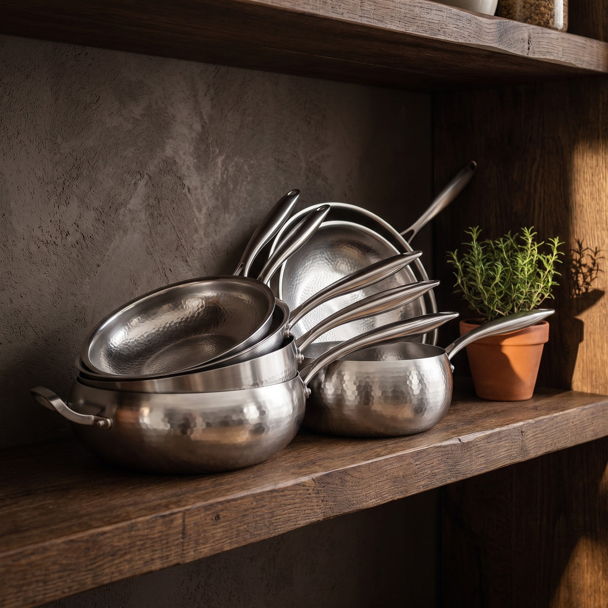 Hatori Kōmyō 光明 Series – Complete Kitchen Set, 6 Pieces with 3 Lids, on the shelf