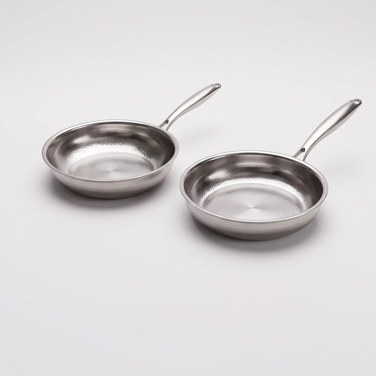 Hatori Kōmyō 光明 Series – Wok and Fry Pan Set with Utensils, on light grey
