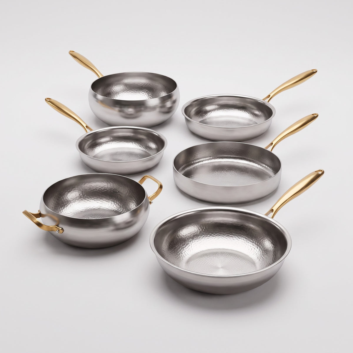 Hatori Kōmyō 光明 Kin 金 Edition – Complete Kitchen Set, 6 Pieces with 3 Lids, on light grey