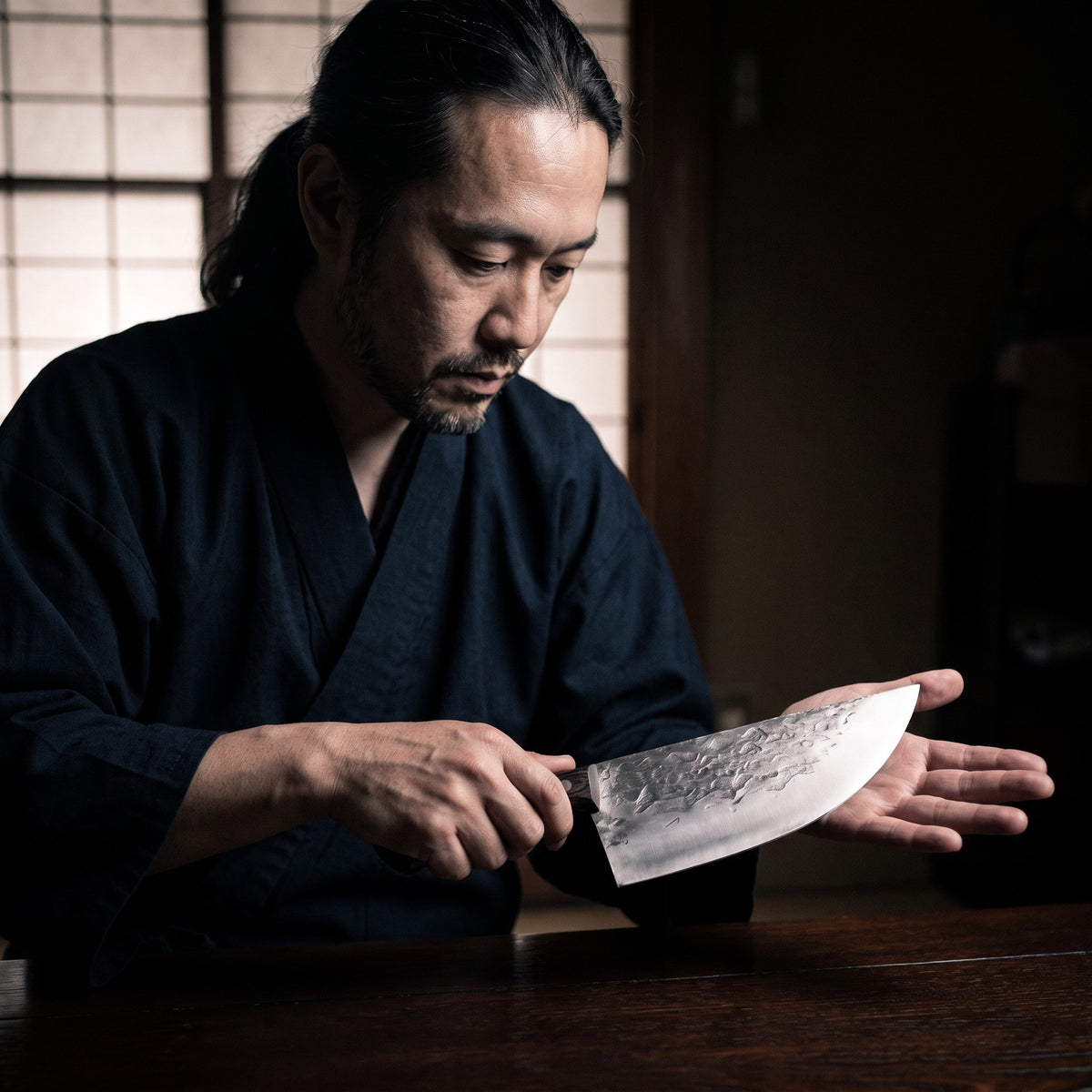 Hatori Kaji 鍛冶 Series – Forged Butcher's Knife XL 21 cm, in hand