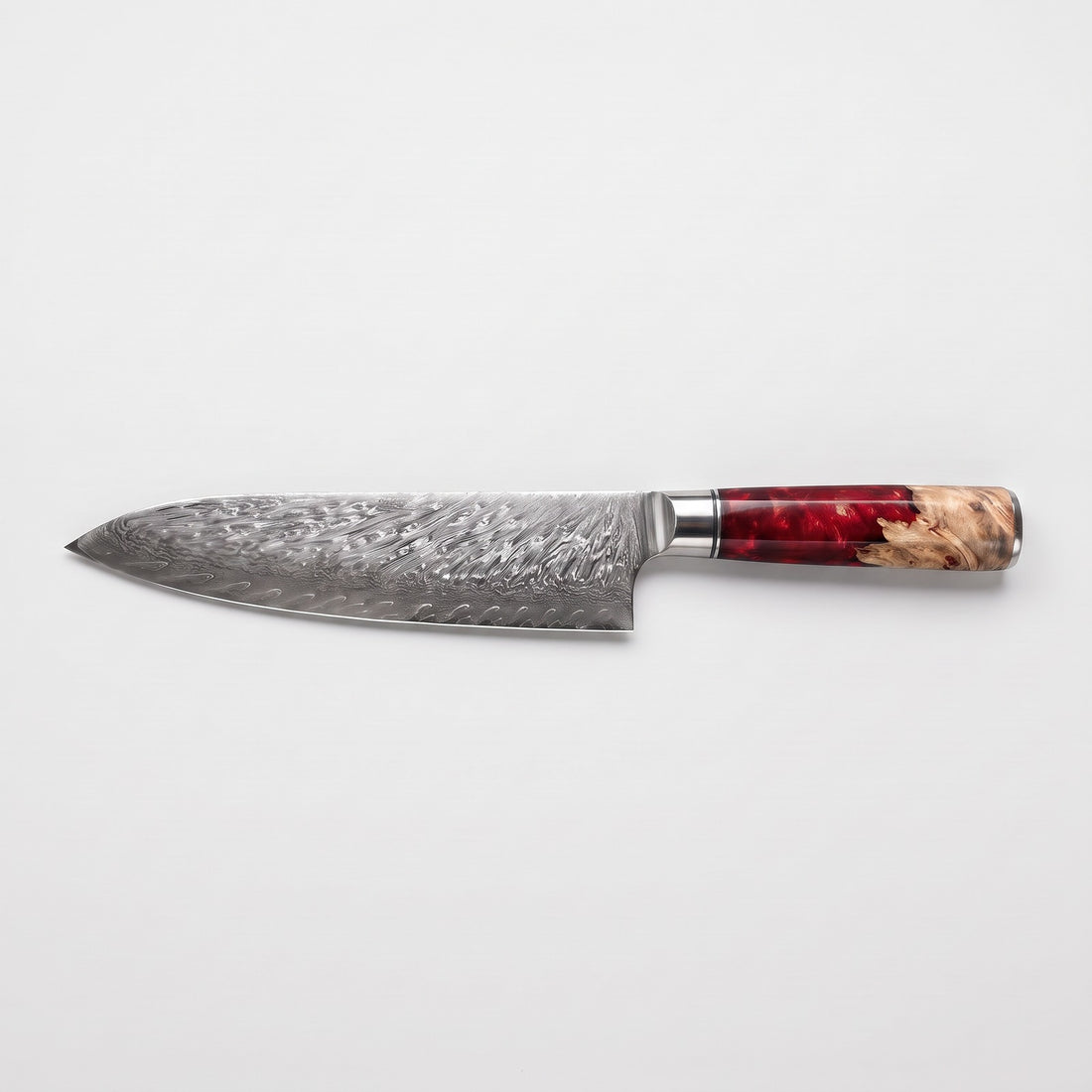Hatori Kurenai 紅 Series – Damascus Santoku 17.6 cm, on light grey