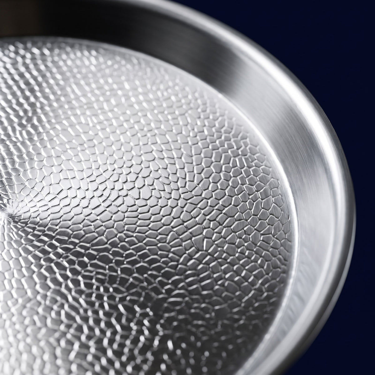 Hatori Kōmyō 光明 Kin 金 Edition – Hammered Titanium Crêpe Pan, close-up