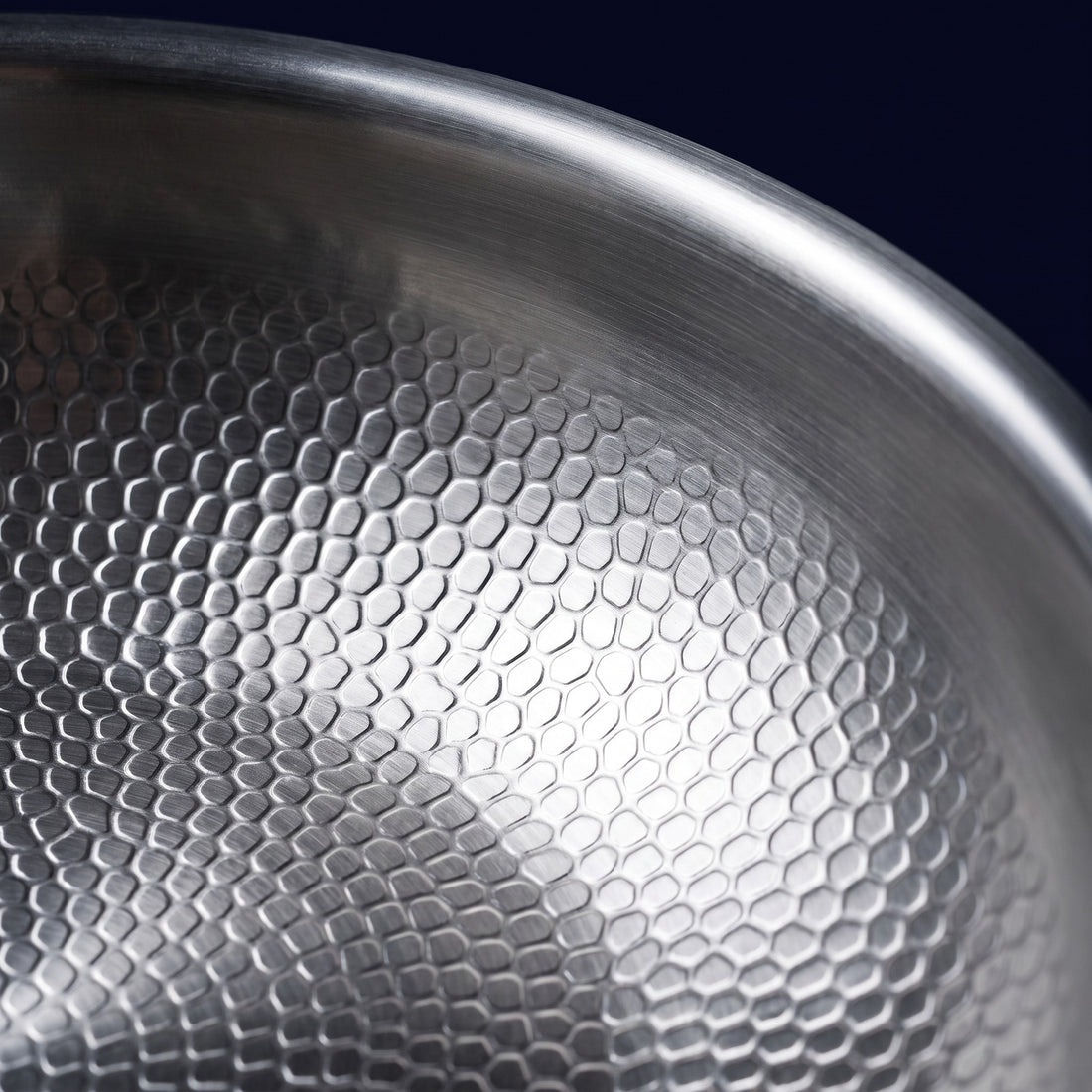 Hatori Kōmyō 光明 Series – Hammered Titanium Wok, close-up