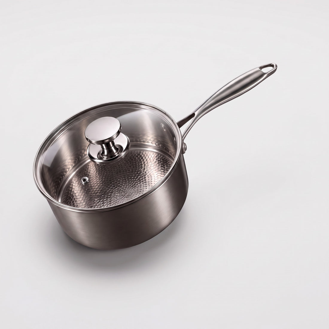 Hatori Kōmyō 光明 Series – Titanium Saucepan with Lid, on light grey