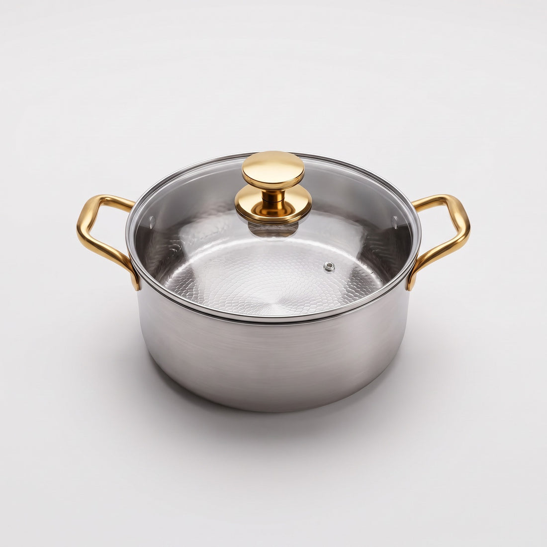 Hatori Kōmyō 光明 Kin 金 Edition – Titanium Cooking Pot with Lid, on light grey