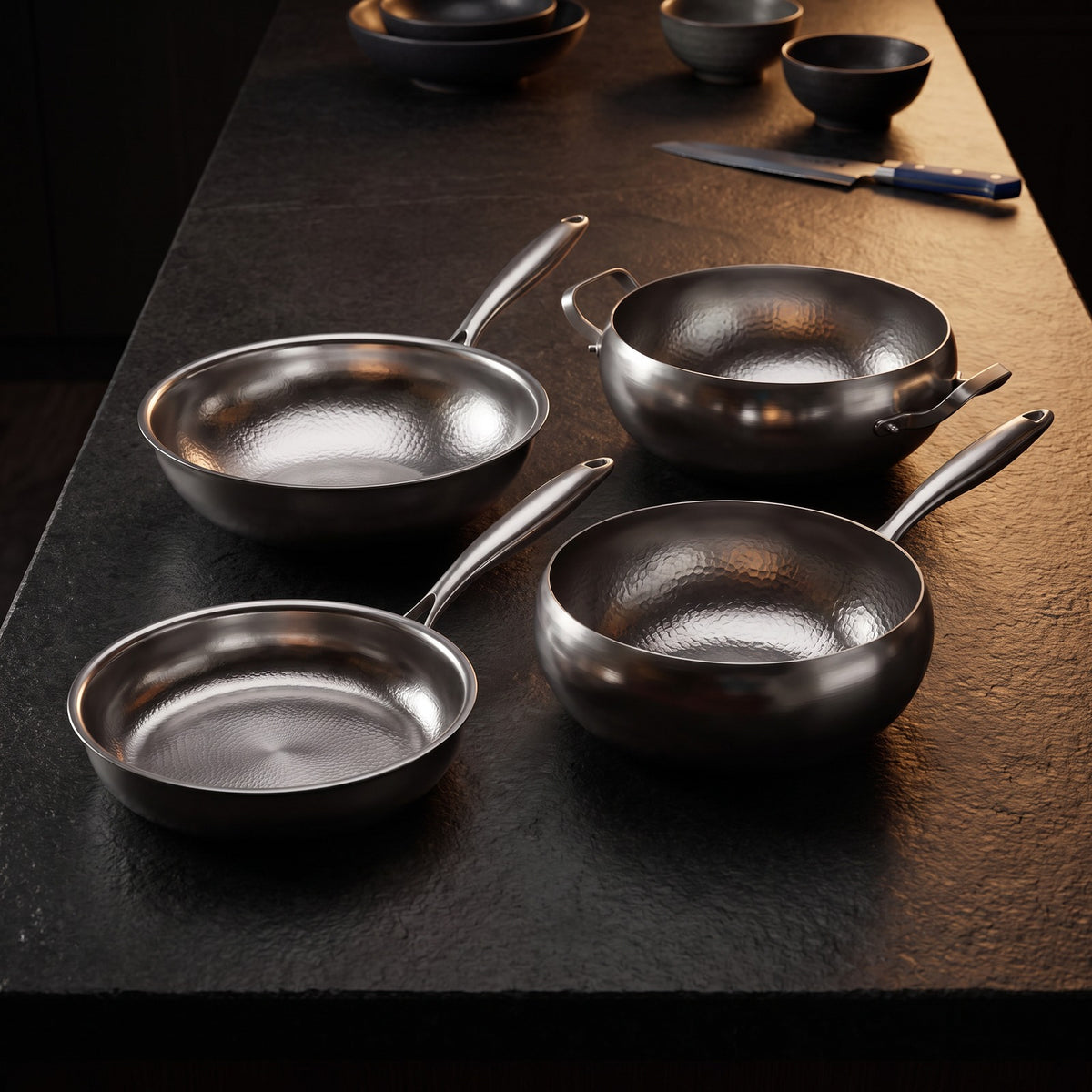 Hatori Kōmyō 光明 Series – Essentials Kitchen Set, 4 Pieces with 2 Lids, on the counter
