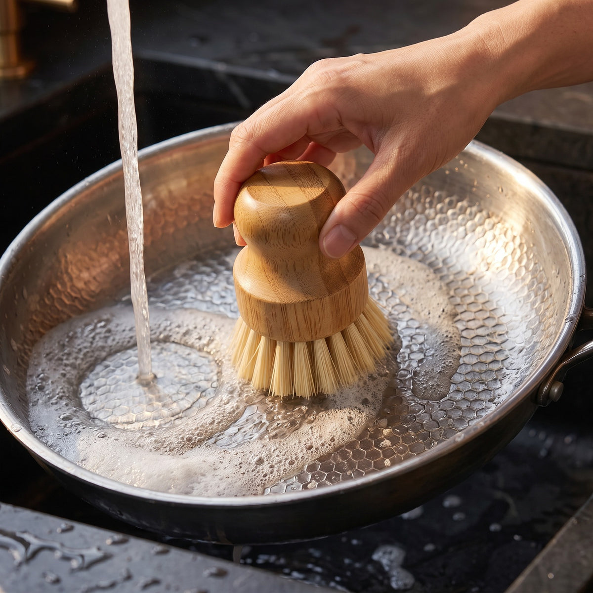 Hatori Tawashi 束子 Series – Bamboo Dish Brush, in use
