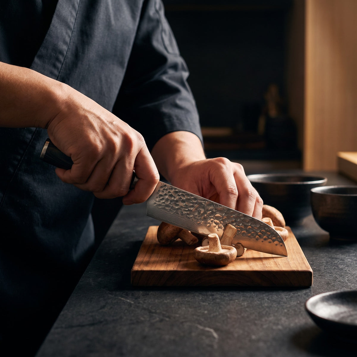Hatori Mori 森 Series – Hammered Utility Knife 13 cm, in use