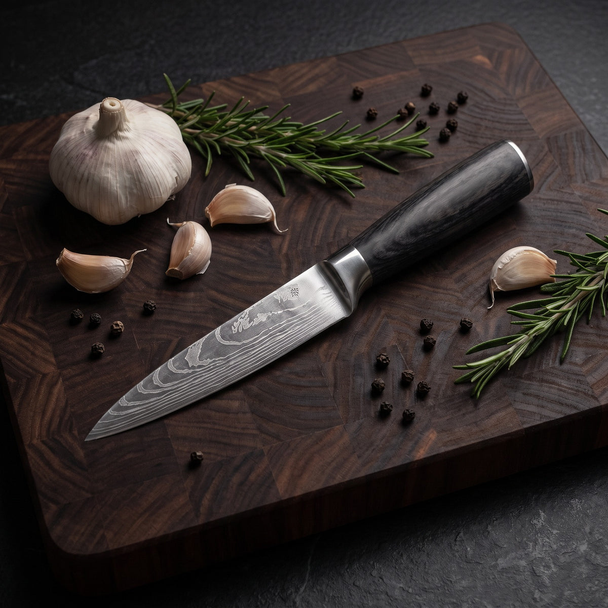 Hatori Mori 森 Series – Utility Knife 8 cm, on a board