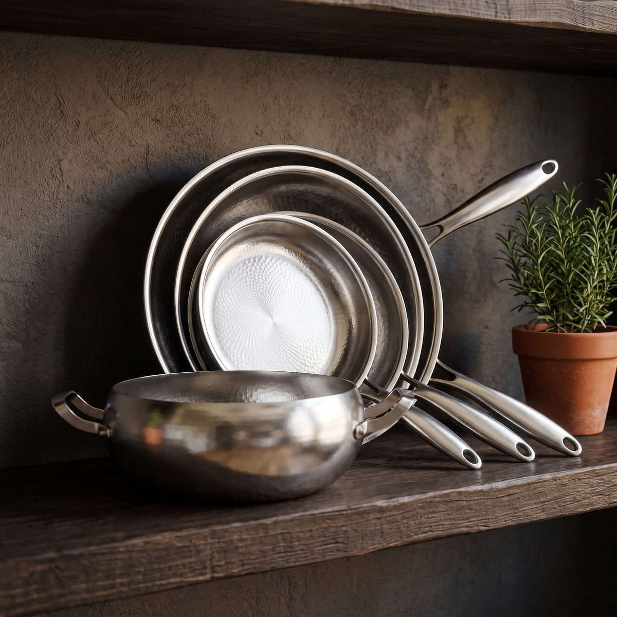 Hatori Kōmyō 光明 Series – Essentials Kitchen Set, 4 Pieces with 2 Lids, on the shelf
