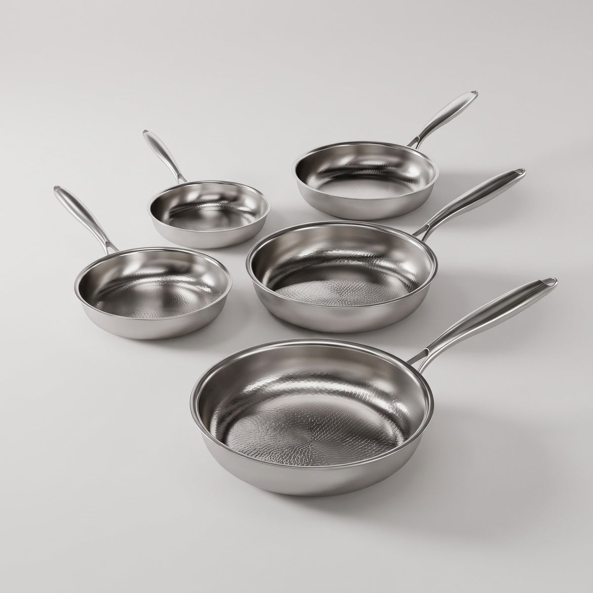 Hatori Kōmyō 光明 Series – 5-Pan Set with 2 Lids, on light grey