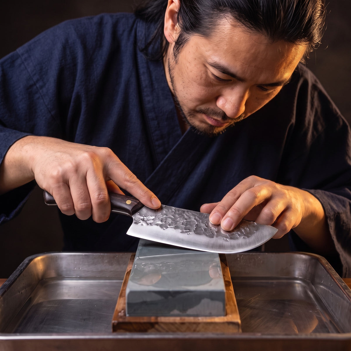 Hatori Kaji 鍛冶 Series – Forged Cleaver 19.5 cm, on the whetstone
