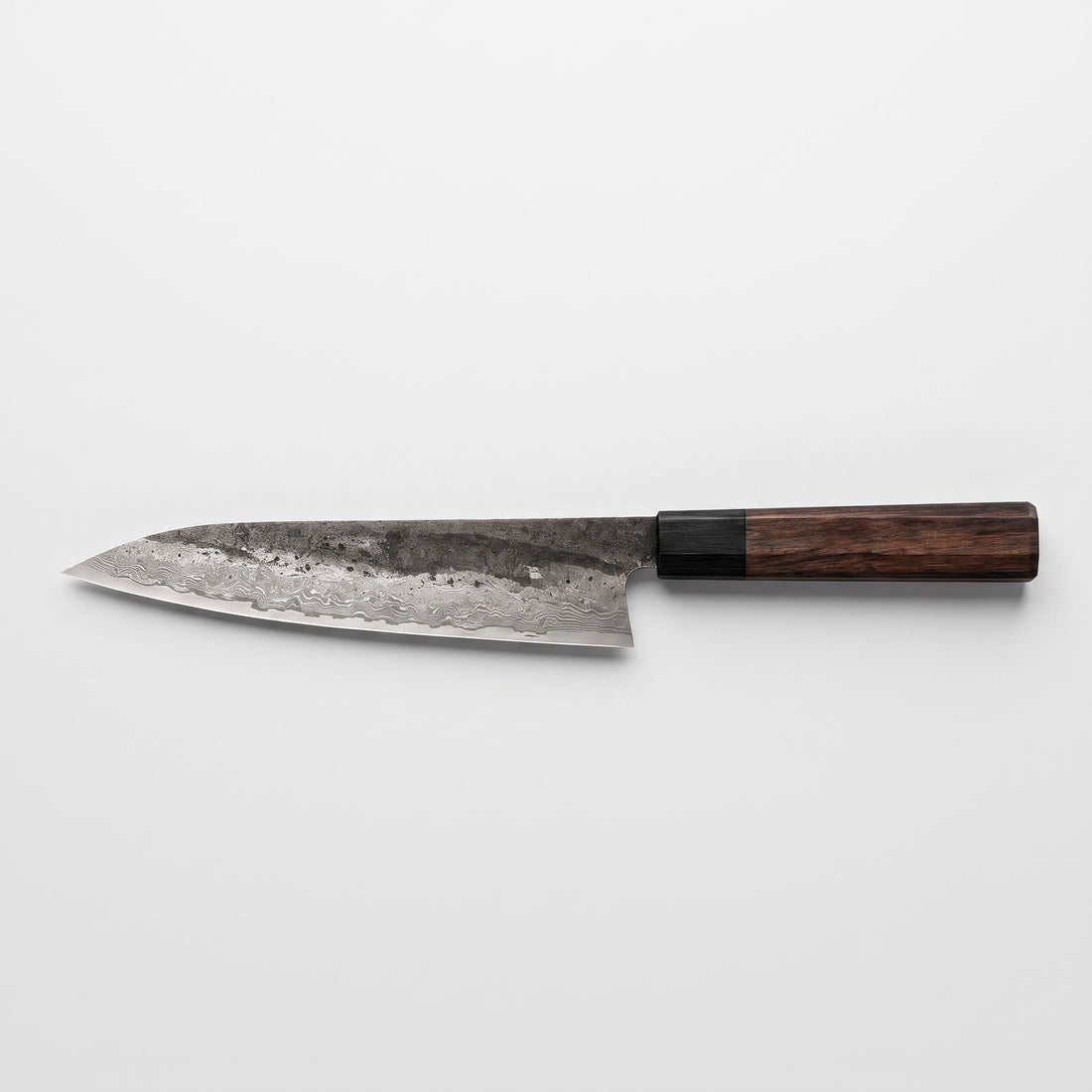 Hatori Tetsuboku 鉄木 Series – Kiritsuke 21.5 cm, on light grey