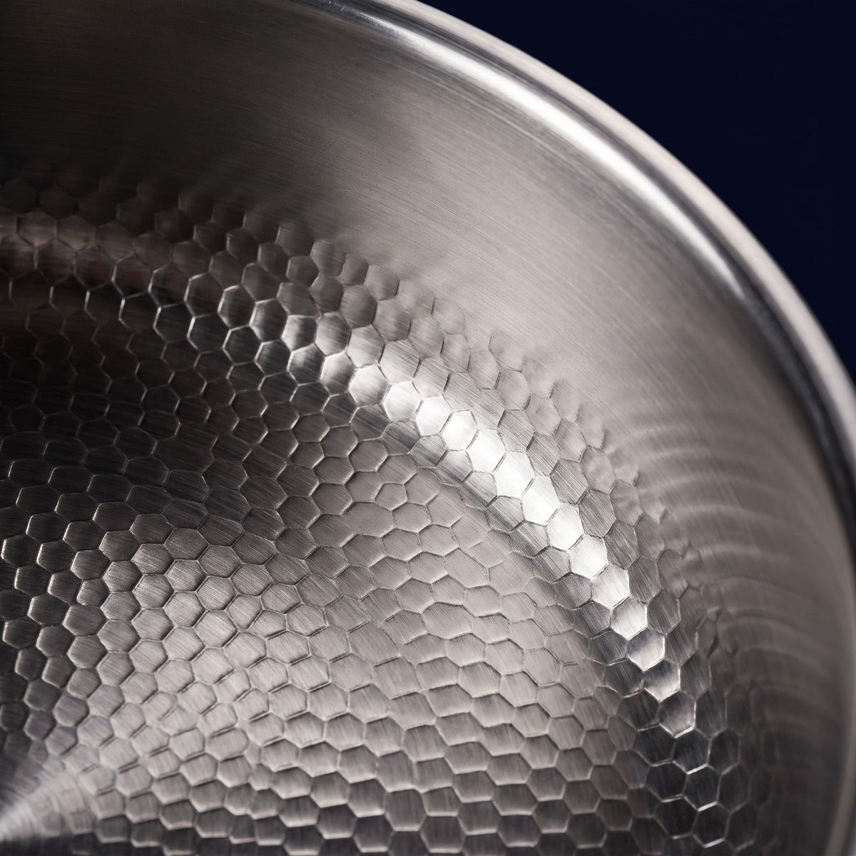 Hatori Kōmyō 光明 Series – Titanium Cooking Pot with Lid, close-up