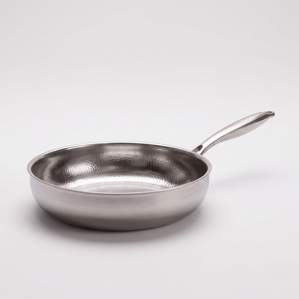 Hatori Kōmyō 光明 Series – Hammered Titanium Sauté Pan, side view